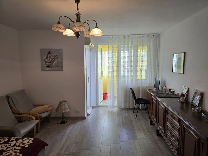 Dristor, chiar la gura de metrou, 5 minute mall si parc IOR,